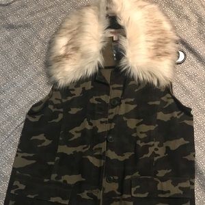 Camo sleeveless vest